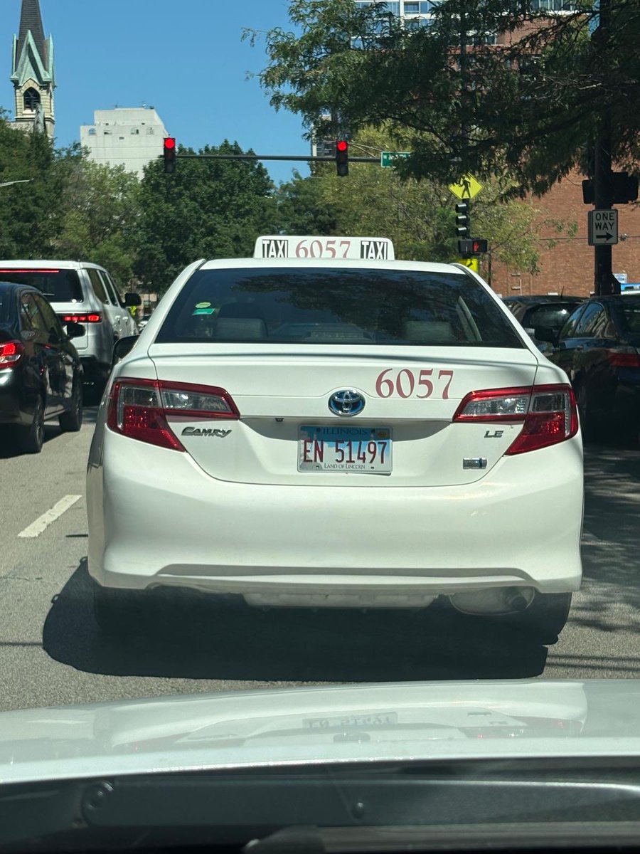 MJ5062's tweet photo. @ChicagoBACP @CPD_Media @chicago @ChicagosMayor 
Please take care of beautiful Chicago 
What is this 
If taxi driver paying ground transportation fee every month ,taxes ,maintenance on every inspection.
This fake illegal taxi driver taking money from us by not paying taxes or fee https://t.co/279goXTScv