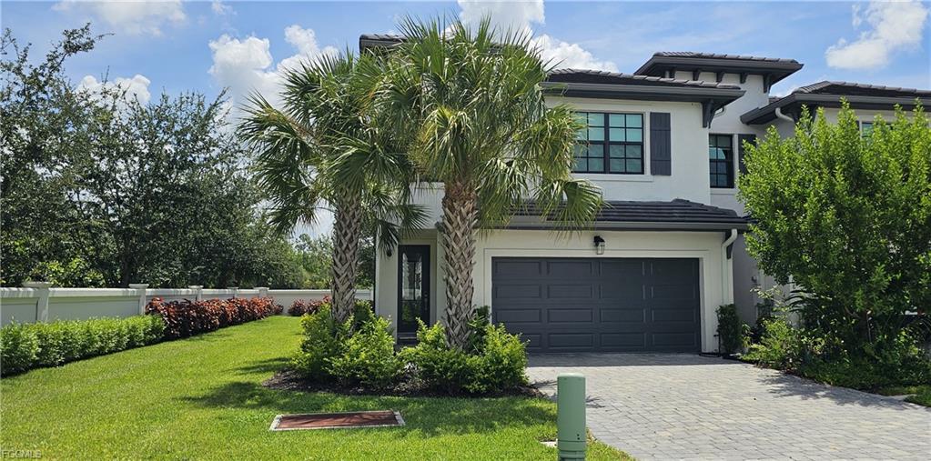 DennisWarson's tweet photo. Check out my new listing 7510 ROCKEFELLER DR NAPLES $468,000 Enjoy living the Naples lifestyle in this fabulously maintained and upgraded end unit townhome. Light &amp; bright boasting 1,700 + sq ft of living space 3 bedrooms 2.5 baths  car garage. #Naples #SWFL #Listing #RealEstate https://t.co/ISomfvhtaI