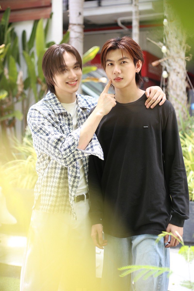 AunStampOFC_TH's tweet photo. 6 สิงหาคมนี้ เรามีนัดกันนะ !!
จุดจีบสายมู Unlucky Bae 🔮✨

🗓️ ทุกวันพฤหัสบดี
🕣 เวลา 20:30 น.
📺 ทางช่อง GMM25
🎬 และรับชมย้อนหลังที่แรกทาง Netflix เวลา 21:30 น.

แล้วมาให้กำลังใจ อั๋น–แสตมป์ และฝากนักแสดงทุกคนด้วยนะครับ 💛💚

#UnluckyBae #AunStamp https://t.co/U3NRNcZs1H