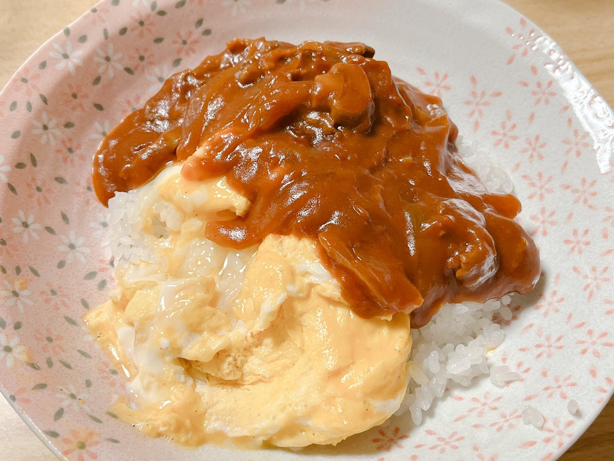 000025NikO's tweet photo. おはようございます😆

画像は昨晩上げ忘れた
ハヤシオム🍳🍅と
今から食べる
モンブランタルト🥧🌰
😋 https://t.co/j849RyvQ3b