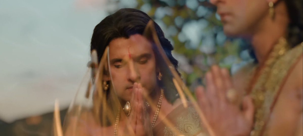 crazy__shikhu's tweet photo. Ravi Dubey and his wife Sargun both in same movie 🤯

#Ramayana https://t.co/phavCebzZK