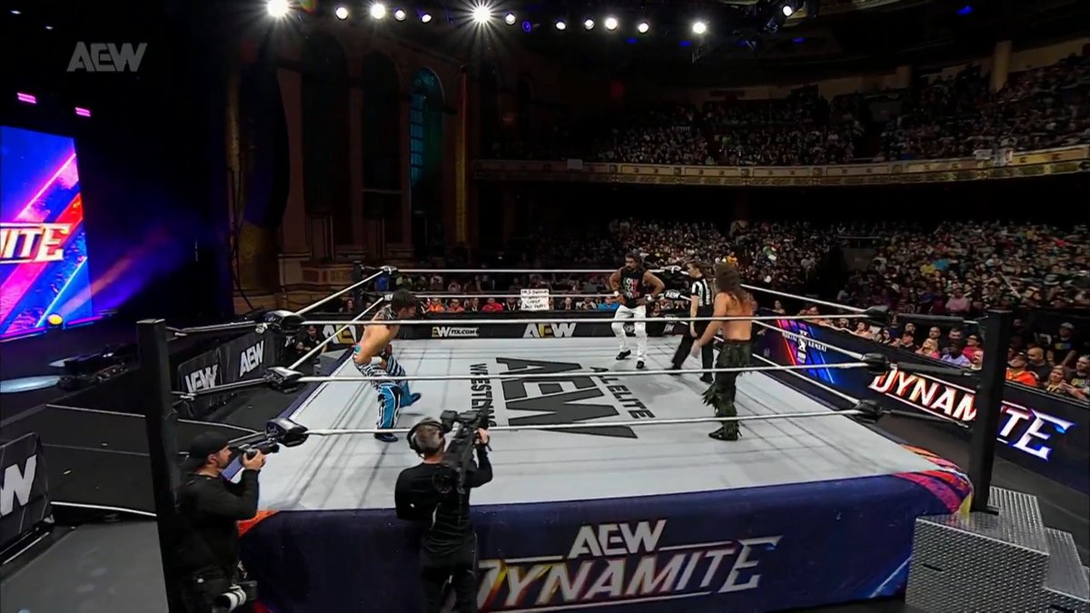 FalseFinishHQ's tweet photo. Andrade El Idolo vs Jungle Jack Perry vs Nick Wayne for the AEW National Championship kicks off #AEWDynamite https://t.co/jCd8i88qP1