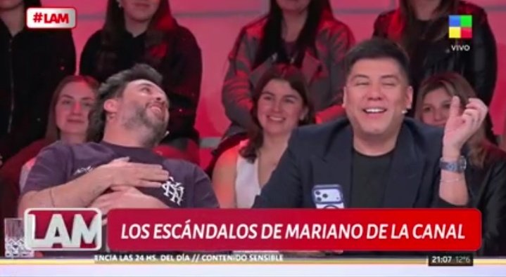 DebatimosTV's tweet photo. De todos los zuricatas que pasaron,Mariano de la canal es al que mejor le queda ese lugar,no fue en vano tantos años en los medios,es tan funcional al show que lo dejaria como oficial con pepe #LAM https://t.co/G5kyoOPtOJ