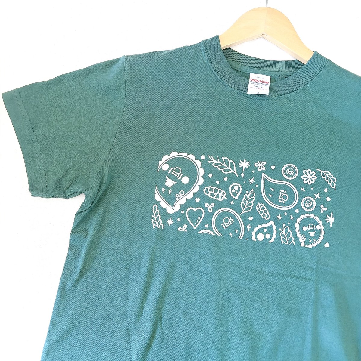 halu_cyarr's tweet photo. すごく綺麗に並べてくださってます😍

新作のぺぇずりーTシャツとキンカTシャツ、
去年ほぼ完売したBuncho Tシャツも
沢山納品しました🙌🏻

さらに今年はオカメ、セキセイのグッズも
沢山作りました🥰

ぜひお手に撮ってご覧下さい💕 https://t.co/9AGM8V5xze