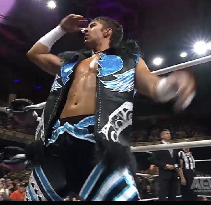 _PWChronicle's tweet photo. Nick Wayne has some pretty cool gear, man 🥶 

#AEWDynamite | @thenickwayne https://t.co/jYjEWbeWB0