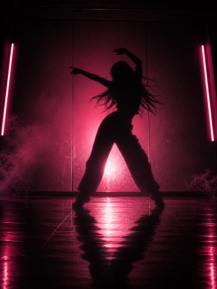 dancinqueencl's tweet photo. 𝟏𝟏:𝟏𝟏. cleo kováč

✰ full time dancer and menace. 
    ✰ libra, 04 line, big ego. 
        ✰ #cdmtwt, rol account. https://t.co/vWJR8Drp3l