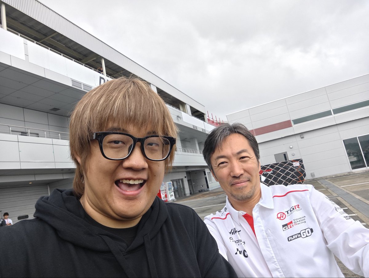 Haibo_itasha's tweet photo. とにかく楽しい！初めてF1のTPCを参加しましたけど..本当に想像したよりいい雰囲気！礼雄さんも中島さんも神対応！トークショーも凄く盛り上がってました！わざわざ時間作って中国から来てよかった！これからもHAASを応援します！(ps:何か礼雄さんって日本を話す時英語を話す時より100倍ユーモアって気がします🤔)
#TPC #F1 #HAAS #TGR