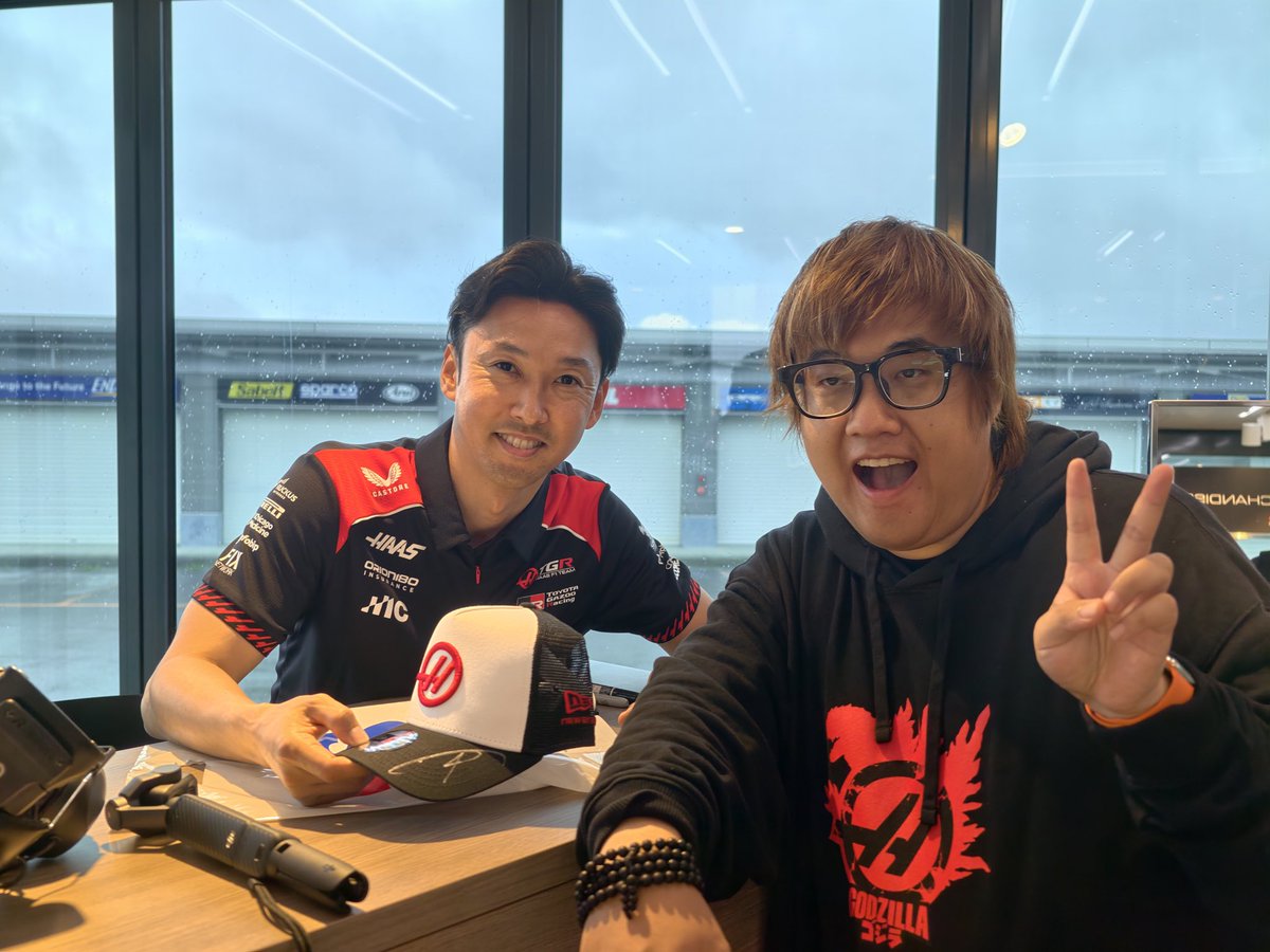 Haibo_itasha's tweet photo. とにかく楽しい！初めてF1のTPCを参加しましたけど..本当に想像したよりいい雰囲気！礼雄さんも中島さんも神対応！トークショーも凄く盛り上がってました！わざわざ時間作って中国から来てよかった！これからもHAASを応援します！(ps:何か礼雄さんって日本を話す時英語を話す時より100倍ユーモアって気がします🤔)
#TPC #F1 #HAAS #TGR