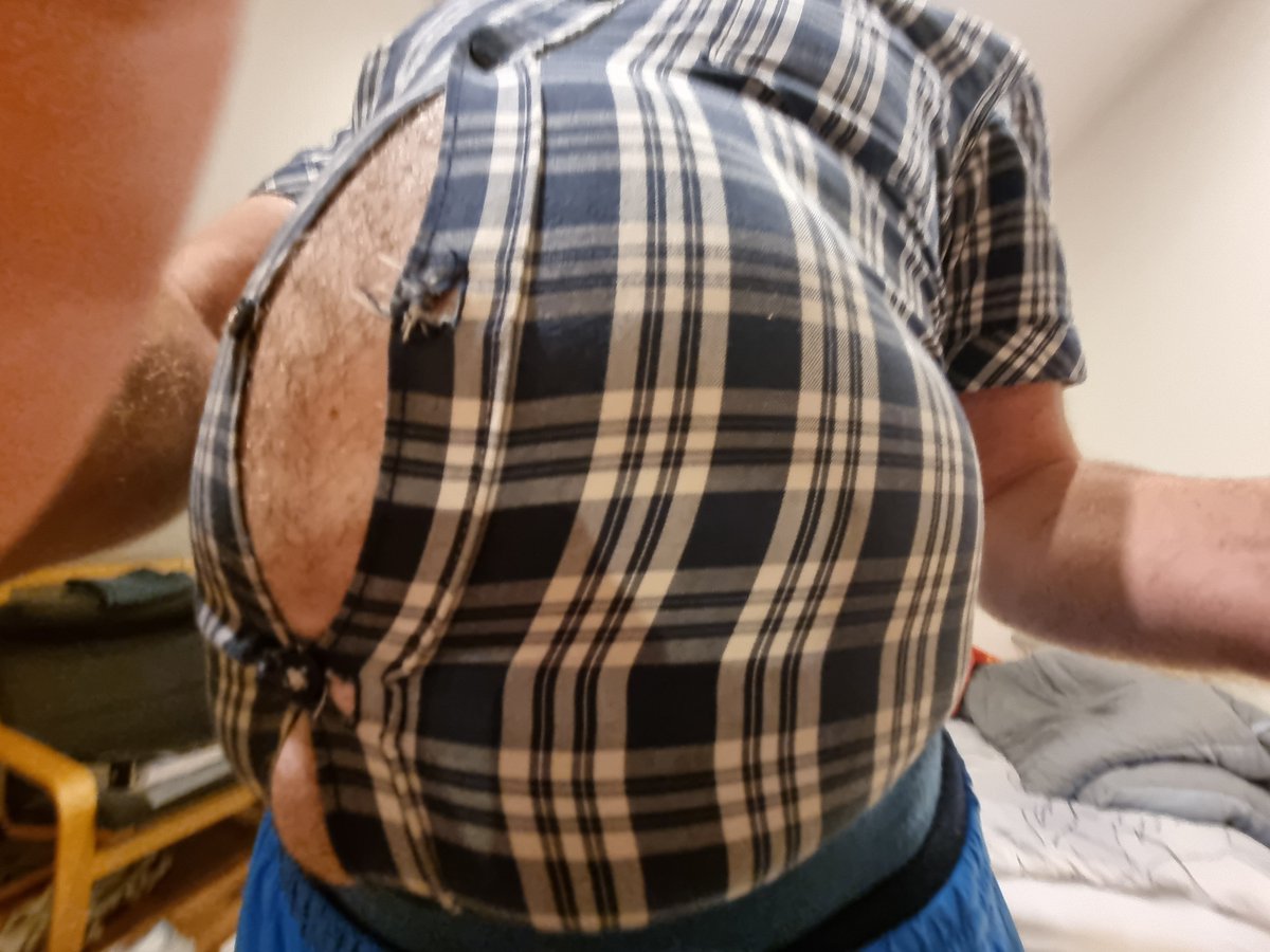 humanballoon22's tweet photo. Now a bit helium🎈🤭
#belly #bellyinflation #airbelly #inflatedbelly #humanballoon #biginflatedbelly https://t.co/2GfISW9m9I