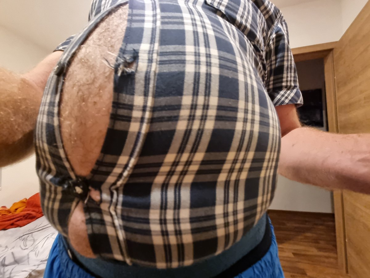 humanballoon22's tweet photo. Now a bit helium🎈🤭
#belly #bellyinflation #airbelly #inflatedbelly #humanballoon #biginflatedbelly https://t.co/2GfISW9m9I