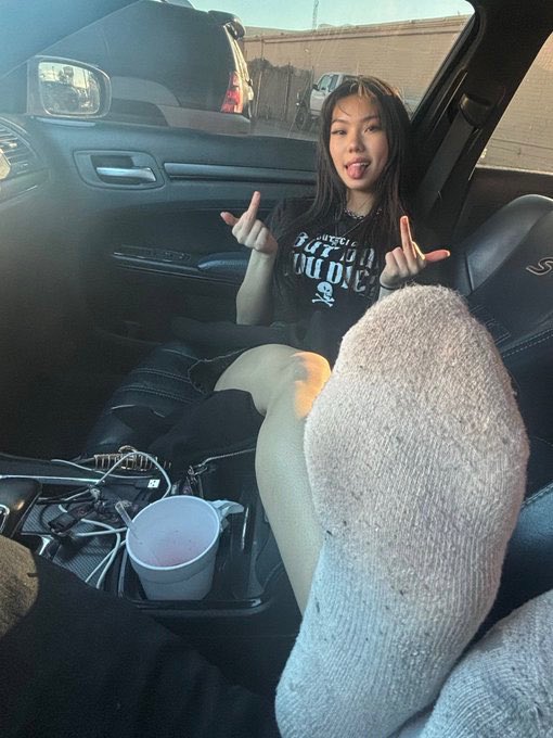 queenripoff's tweet photo. Uh so basically if you wanna end up like him, dm me 🩵 

—
sph • findom • scamkink • ripoff kink • joi • cri • sissy • cashapp • asianbrat • bops • lolitwt • HumanATM https://t.co/p83y3odkJ6