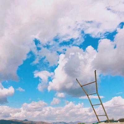 MSwagadellic's tweet photo. My coffee maker broke this morning, so I’m surviving on instant coffee. Send prayers and a new machine!  CoffeeCrisis 🪐 https://t.co/2tBRJgruqH