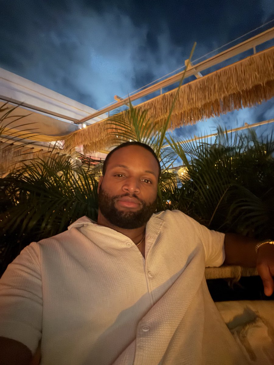 spencedaprince's tweet photo. 32. Blessed. https://t.co/EsLlowXqCL