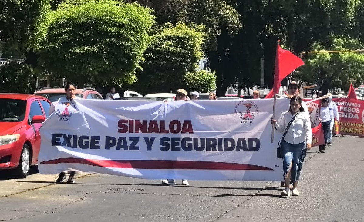 AntorchaOficial's tweet photo. ¡#QueremosObrasParaTodos!  Sinaloa está en pie de lucha con #Antorcha

 El antorchismo convoca a manifestación, este próximo este 3 de agosto, para exigir sus derechos e inmediata solución al pliego petitorio 
📣@YeralBonillaV y @sinaloagobmx escuchen al pueblo. https://t.co/5RcreQrKQM