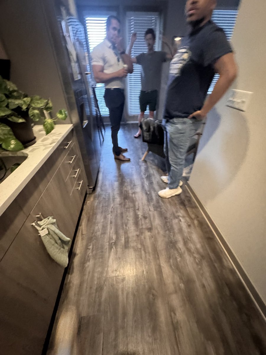 ihatethiskid's tweet photo. All 3 of these dudes just knocked and walked into my apartment lol https://t.co/GifGzvonLX