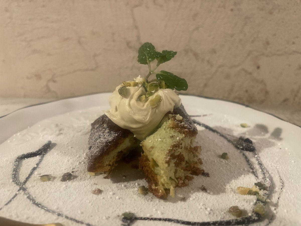 crydderi's tweet photo. 7/30（thu）【カフェ部よりお知らせです】
今日の日替わりランチは「鶏そぼろと卵の三色丼」
カレーは「ナスとトマトのチーズカレー」
ケーキは「はちみつとレモンのケーキ/ピスタチオのチーズケーキ」です。（lunch time 11：30～14：00）

#クーデリーカフェ 
#空堀雑貨カフェ
#大阪雑貨カフェ
#谷町 https://t.co/fo73GdYkAl