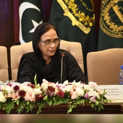 SamrenTabassum's tweet photo. دعا کی اپیل 

پاکستان پیپلز پارٹی کراچی ڈویژن کی صدر، ایم این اے ڈاکٹر شاہدہ رحمانی صاحبہ کی معصوم نواسی سر پر چوٹ لگنے کے باعث آغا خان ہسپتال میں زیرِ علاج ہیں۔

میں تمام بہنوں، ساتھیوں اور پاکستان پیپلز پارٹی کے کارکنان سے مؤدبانہ گزارش ک��تی ہوں کہ اللہ تعالیٰ کے حضور ان کی جلد اور مکمل صحت یاب�� کے لیے خصوصی دعا فرمائیں۔

اللہ رب العزت اپنی رحمتِ کاملہ سے انہیں صحتِ کاملہ و عاجلہ عطا فرمائے، ہر قسم کی تکلیف، آزمائش اور پریشانی سے محفوظ رکھے، اور اہلِ خانہ کو صبرِ جمیل اور استقامت عطا فرمائے۔

آمین یا رب العالمین۔ 

سمرین تبسم
نائب صدر، پاکستان پیپلز پارٹی ویمن ونگ، ضلع کورنگی
@AAliZardari @BBhuttoZardari  @BakhtawarBZ   @AseefaBZ @FaryalTalpurPk @Bhuttoiest @sharjeelinam @JaniMemonPPPP @NEWS_BILAWAL  @WaqasHLashari 
@SaeedGhani1 
@RaufNagori 
@AzadareBenazir 
@SyedNasirHShah 
@mir_arisar 
@WaqarMehdiPPP1