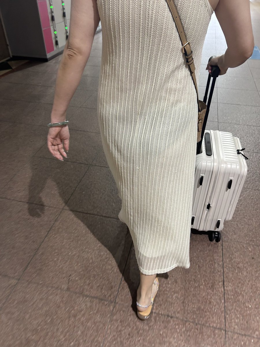 tomwolfsex's tweet photo. 婆的衣服與臀型真好看🤩 https://t.co/mOQvqAWhGb