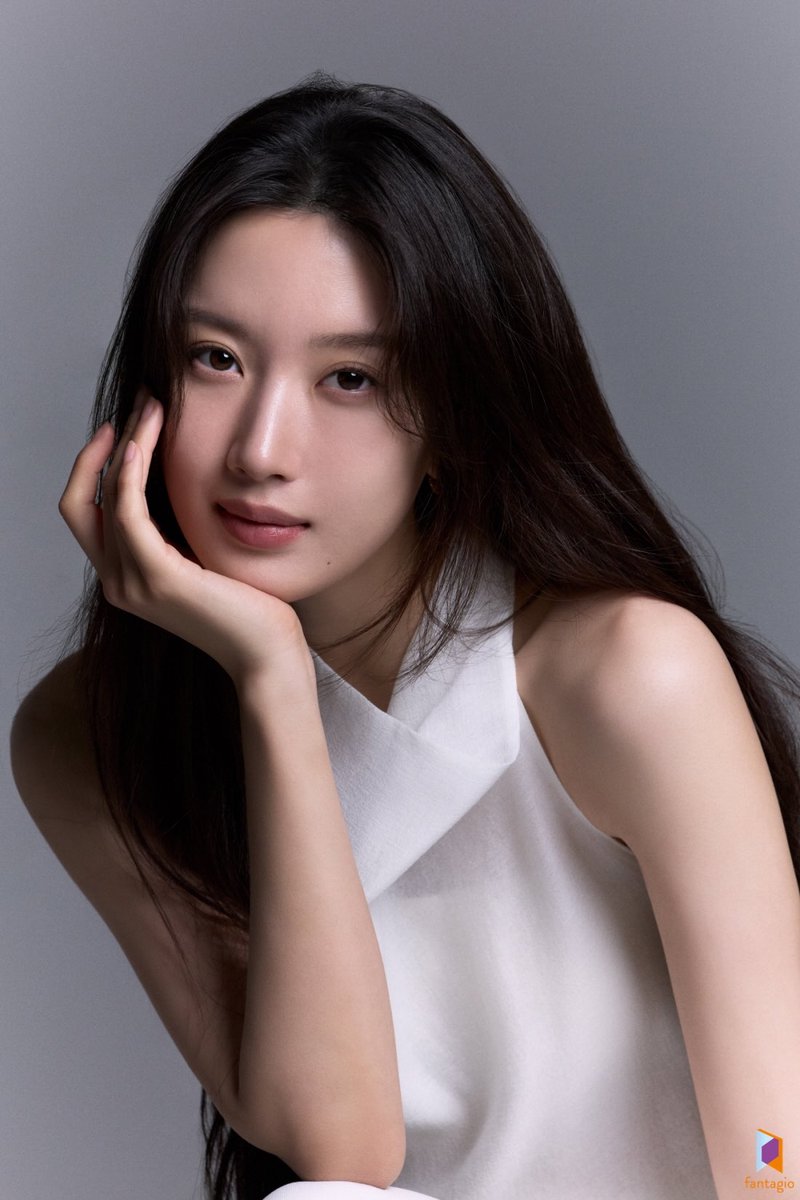 munxzero's tweet photo. 260730 #문가영 새 프로필 사진 5종 https://t.co/wkVXh46q0d