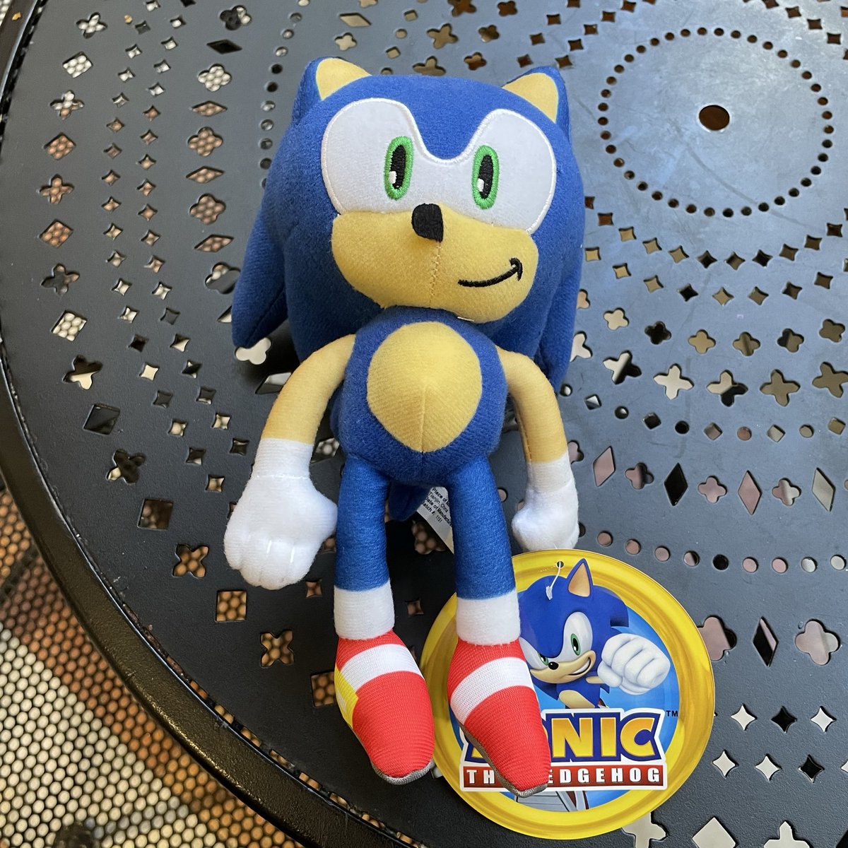 spicy_rob_h's tweet photo. Won this Sonic at the claw machines and it made me think of you Lex @niceupdog https://t.co/G2H5dzvXyR