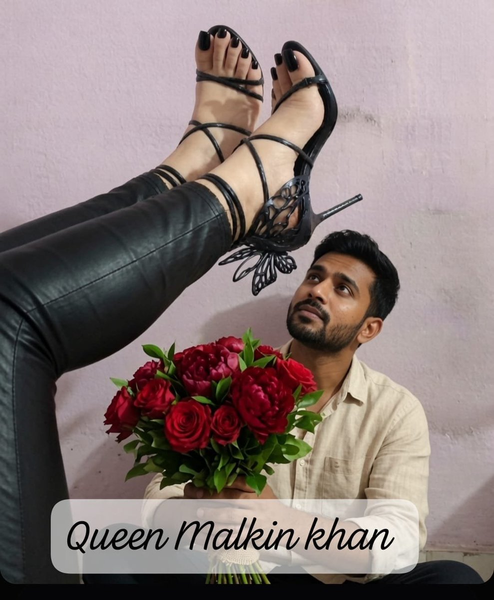 QueenMalkinkhan's tweet photo. OMG my slave make a pic under my foots wao hahahaha 
Superior Muslim Malkin soles wao 
 than open your pathetic wallet.😈🦶💦

#Findom #CashMistress #MNWO #FeetWorship #MuslimMalkin #PakistaniDom #Soles #FootFetish #PayPig #Tribute #Jizya #AlphaFeet #SoleWorship https://t.co/wa9VVUNFgb