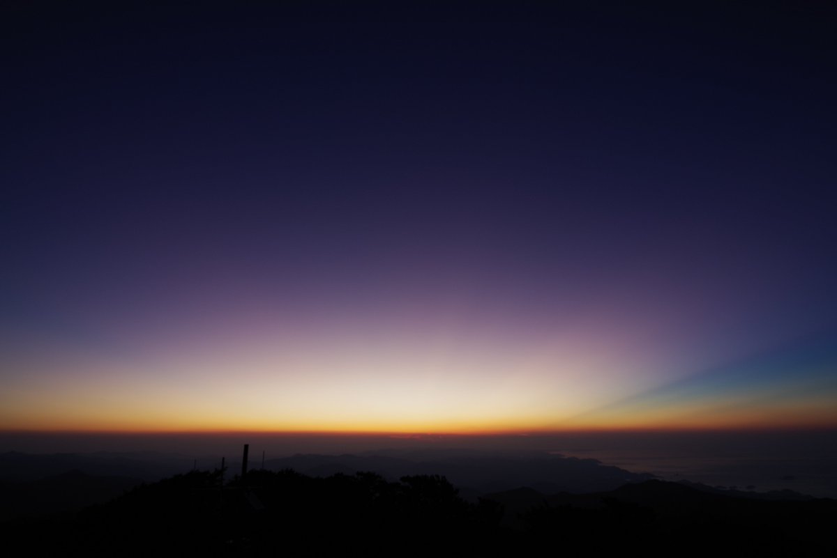 neka_line's tweet photo. 夜明け前
#キリトリセカイ
#photography
#PENTAX
#pentaxkm
#pentax_da21limited https://t.co/FZcvMRLC77