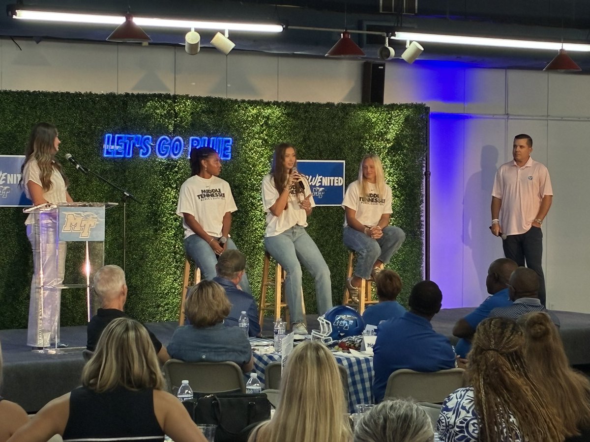 ldeleon5's tweet photo. Outstanding crowd in Shelbyville for our second Blue Raider Blitz stop! So grateful for all the support we get in Bedford County!! #BLUEnited #LetsGoBlue https://t.co/J2ExkYYVkG