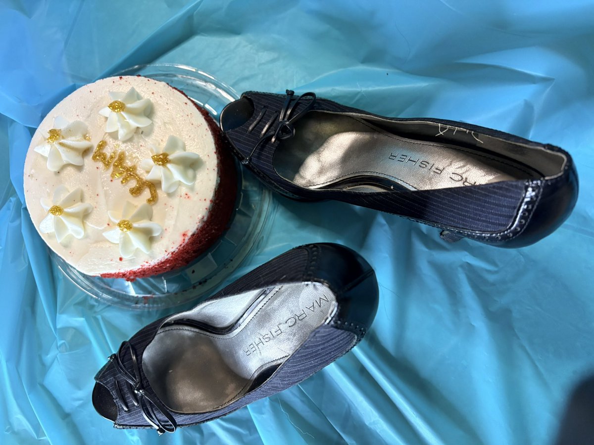 masalawammilf's tweet photo. Remember that beautiful cake? Now it’s even more stunning! 🤭🍰
#cakesmash #heels #messyfeet #wam #messyheels #feetworship #footworship #messycakesession https://t.co/2lGbfLjQRI