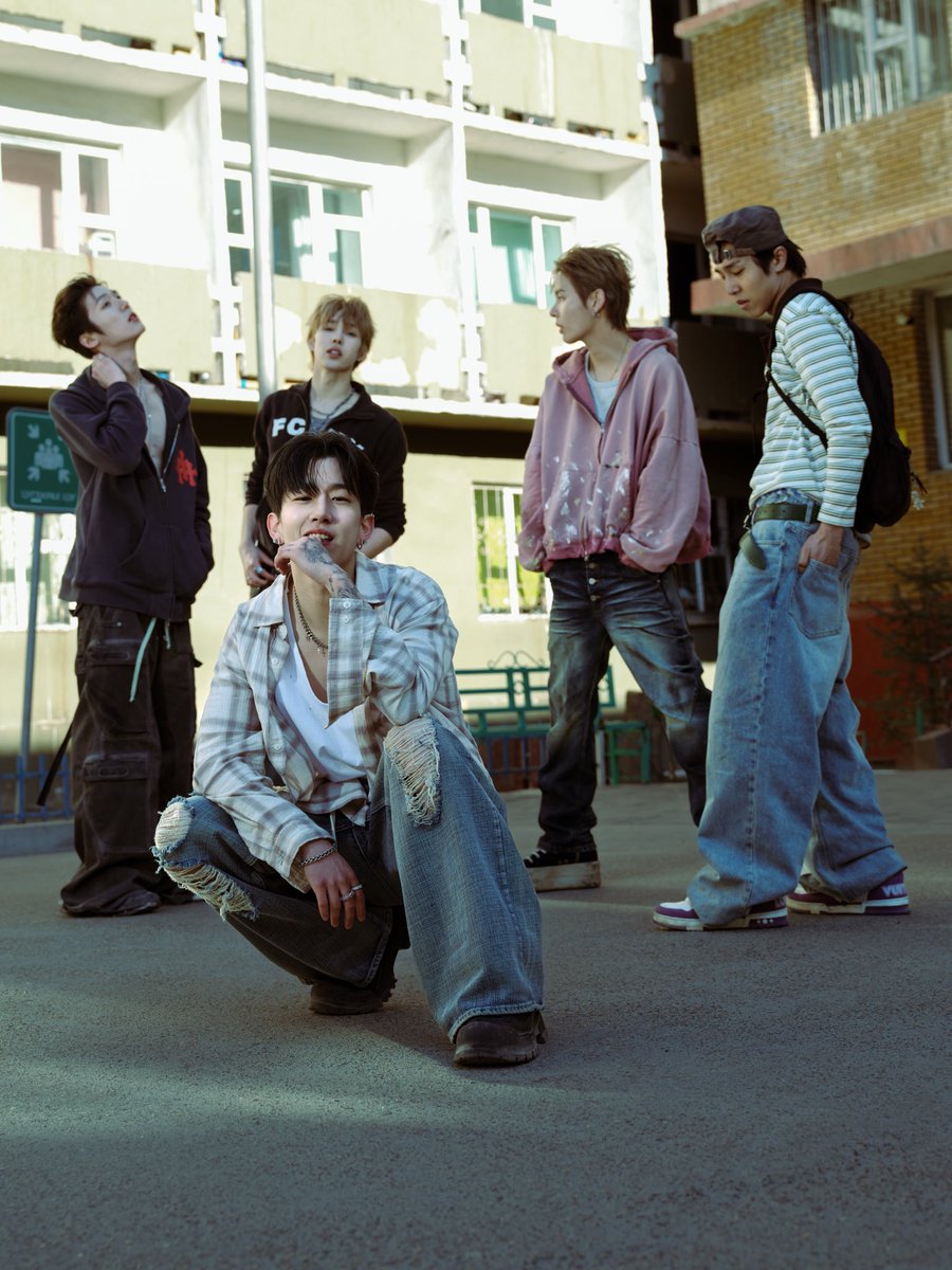 WAYFBOYSBRASIL's tweet photo. VEM AI!! WAYFBOYS revela debut com música intitulada ‘WAYF BOYS DO’ que será lançada nas plataformas dia 7 de agosto às 13h. 

Estão ansiosos para a estreia? 🥳

#WAYFBOYS https://t.co/wGQttcWf5w