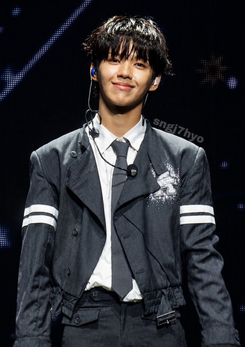 sngj7hyo's tweet photo. I really love how JL's eyes always shines whenever he's performing 🥹

#JL #제이엘 #AHOF1stTOUR_MANILA_D2 #THE_FIRST_SPARK #THE_FIRST_SPARK_IN_MANILA #AHOF� #아홉� https://t.co/VZWoM1dACb