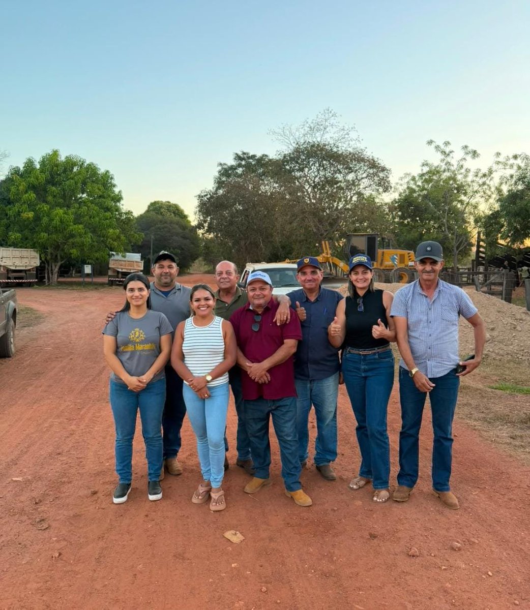 PortalBarraria's tweet photo. Vereadores de Filadélfia acompanham recuperação da estrada da caiera e região na tarde desta quarta-feira (29/07)
João Barriga, Arthur Bento, Daiana Tavares, Jociane Aquino, Sibelly Fragoso e arthurzinho do Carlos Bento, juntamente com o Vice-prefeito e secretário infraestrutura. https://t.co/l5440A06nq