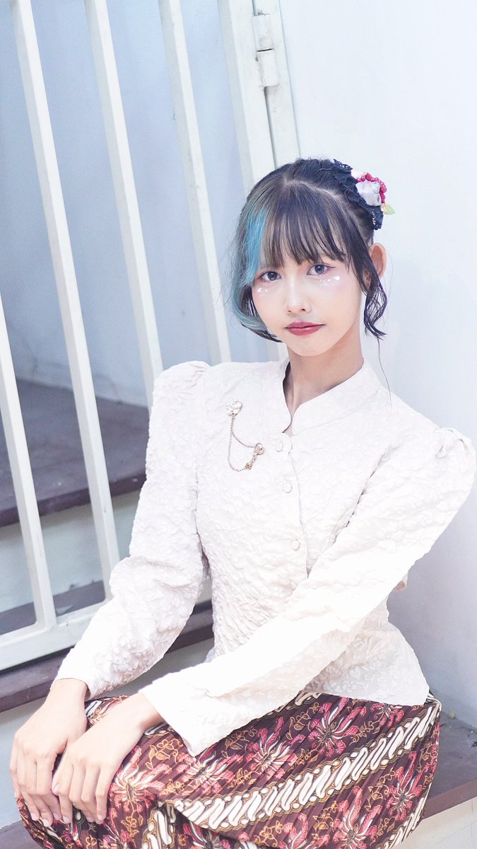 van70_000k's tweet photo. Late otsu javayoru🩵✨
.
Ngevent rasa kondangan 
Pic by @/kuro1.pict
#idol #chikaidol #otsupost #kaleido https://t.co/yJhStUAYFG