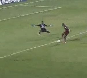 ElFreak_0's tweet photo. @JuniorClubSA Que problemita tener un arquero que encima de manco es mongolico, no es serio que nos haya eliminado nuestra propia cantera eh... Gracias arquerito down https://t.co/OyA47AdxZV