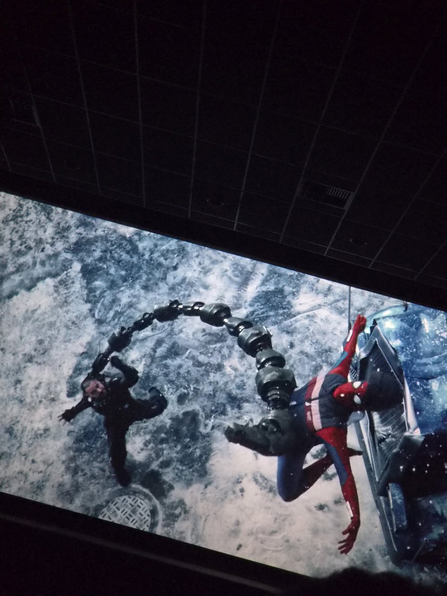 d1ells's tweet photo. Filmaço pqp. Quero ver de novo. Te amo homem aranha https://t.co/npPUSTXKBG