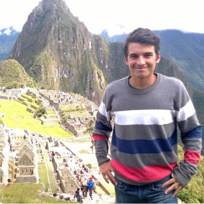 sebatwm's tweet photo. @gonchobanzas Y pensar que antes este era tu sentido de la moda https://t.co/CGMmlw59AH