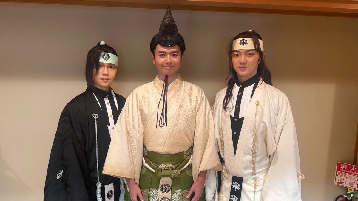 touken_nohkyo's tweet photo. 🌸┈┈┈┈┈
髭切役　　野村裕基さん　
膝丸役　　大槻裕一さん　 
源頼光役　梅若志長さん　
独武者役　福王和幸さん
　　　　　　┈┈┈┈┈🕸️

#能狂言刀剣乱舞 https://t.co/CAkT9F9nlB