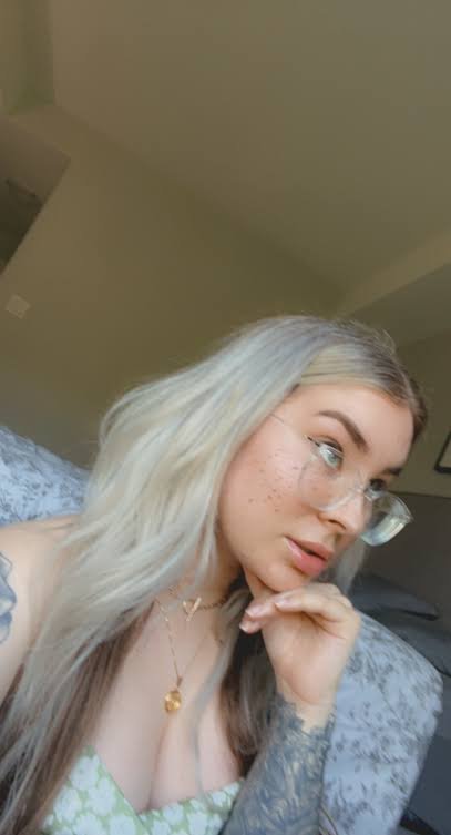 TaylorMary0i's tweet photo. Will be so happy if I can make good friends on here 🫣😊😘 https://t.co/nHEABHFUsG