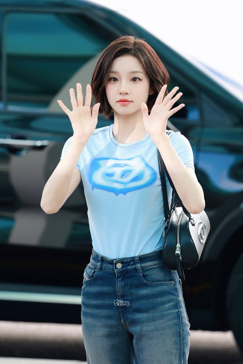 shine_yq's tweet photo. 260730 ICN

#宋雨琦 #YUQI #우기 #ウギ https://t.co/Wmqxwg8Jd9
