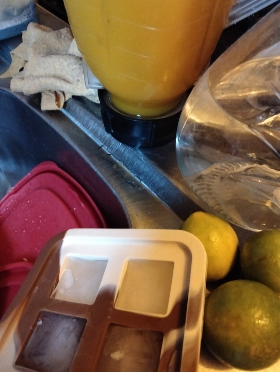 LuisRodorsacdmx's tweet photo. Escuchando @BEATOFICIAL en la cocina, no me lo van a creer,  preparando una Margarita de mango
#ladofdefrankenvivo https://t.co/BYbMNEmpIn
