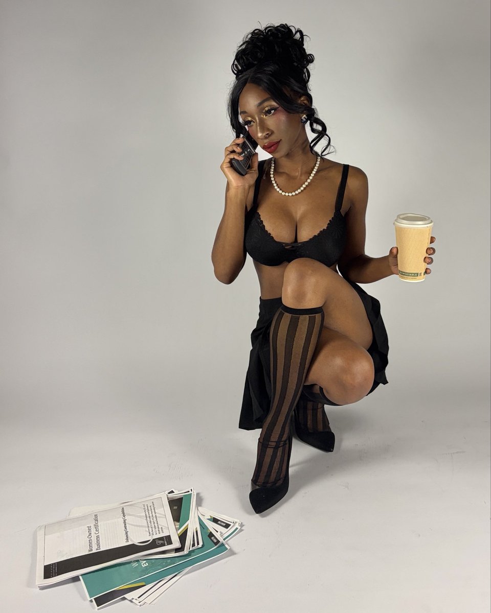 GoddessGlimmer3's tweet photo. 💼 https://t.co/Y11Gaa3pMg
