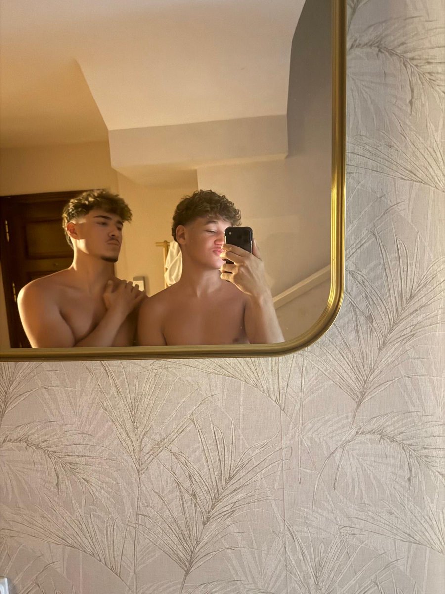 Paulo4kd's tweet photo. IRL Piscina  💦W/@Xsoticsfnr 
23:30 

🇪🇸🇪🇸
Twitch: https://t.co/R4KciIxWVN https://t.co/0YOHXUZWMZ