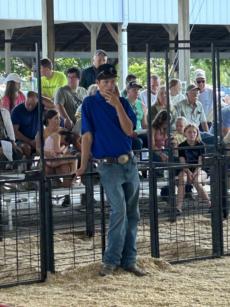 FLFFA's tweet photo. It’s midweek and these JFB members continue to show up and run quality shows, despite having their own projects to prep and exhibit. When you see them, say “Thank You!” https://t.co/b5rdO87Que