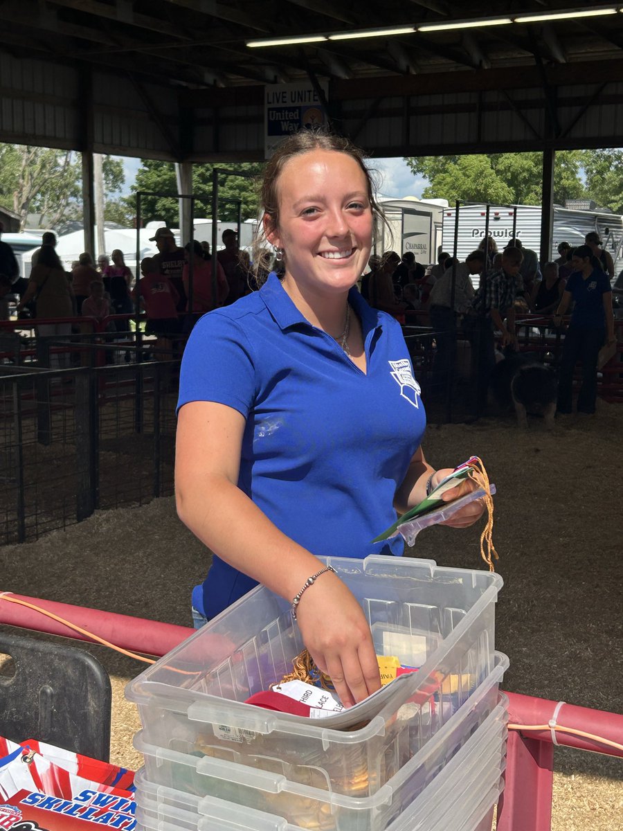 FLFFA's tweet photo. It’s midweek and these JFB members continue to show up and run quality shows, despite having their own projects to prep and exhibit. When you see them, say “Thank You!” https://t.co/b5rdO87Que