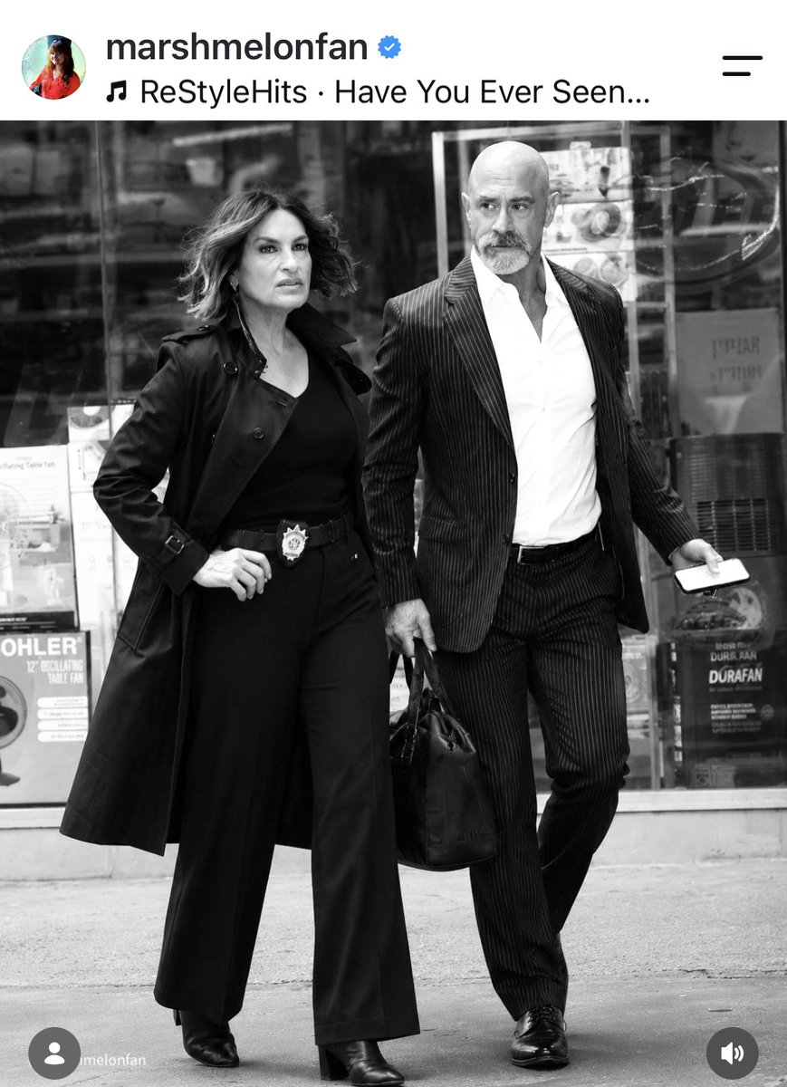 vaniafadinha's tweet photo. Me desculpe mas n posso deixar de publicar estes @meloni_hargitay 🩵 https://t.co/1GyFmh1vCo