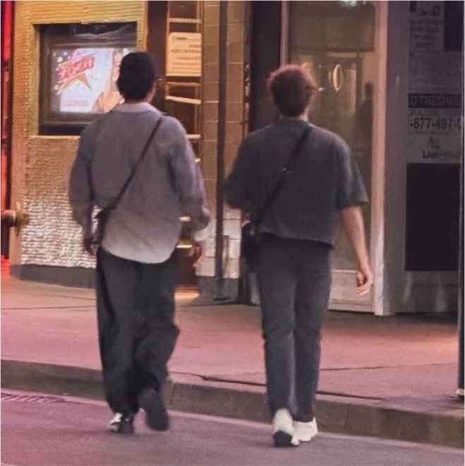 IZE_Bibliophile's tweet photo. ขอบคุณแมวที่ปลุก ฮัดคอนอีสเรียล นอนต่อละ ไว้ตื่นมาหวีดใหม่ 55555555 https://t.co/zy13Wp04rW