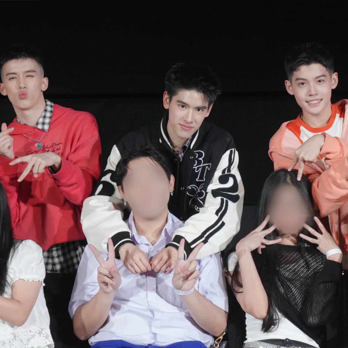 Hanny_2107's tweet photo. อยากให้ความรักทั้งโลกกับเด็กๆ จังครับ🥺🤲🏻
วันนี้ต้องกลับไต้หวันแล้ว แอบร้องไห้เลยนะเนี่ย
ไว้พบกัน ใหม่นะครับ ต้องฮึบแล้ว💪🏻🩵

@ideaissleeping1  @horeherococoa @ujeenayp_ @yugeneyaknonmak @vinoyrn @Bboss_sasakrit @Bossue_suphanut #ClassCrushCrisisEP1 #ClassCrushCrisis https://t.co/flLd1EhMT3