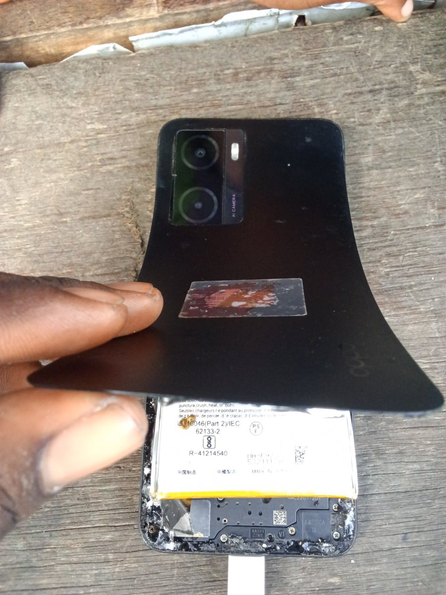 Davilionaire's tweet photo. Please someone help me with anything just to get a new phone 
Please
7033125936
Opay
This is my last tweet tonight.
Good night
I pray someone helps me 🙏🏼 https://t.co/TH5yV5gTUq