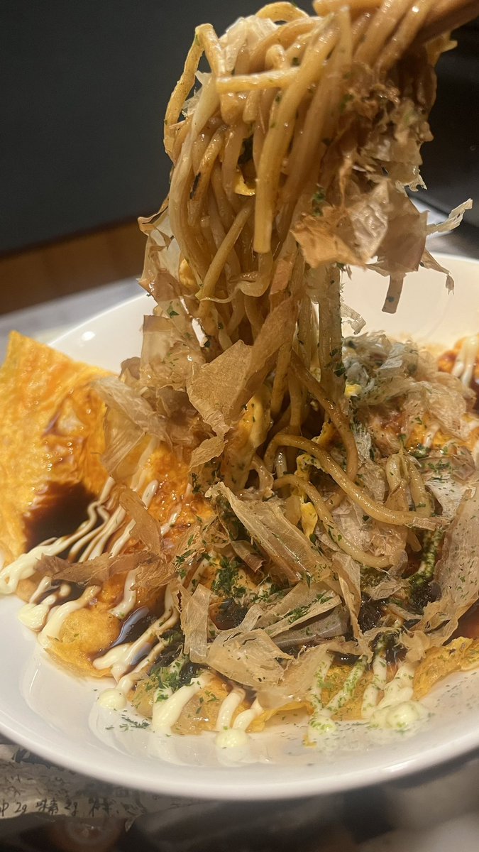 Iemon_Ichikawa's tweet photo. ✒️昨夜もご来店ありがとうございます。
-
焼きそばが美味そうです。
“お祭りの焼きそば”ではなく“焼きそば祭り”です（？）
今夜もご来店お待ちしております。
-
7月30日(木)
20てん 23レゐ https://t.co/CCWtY2T5jO
