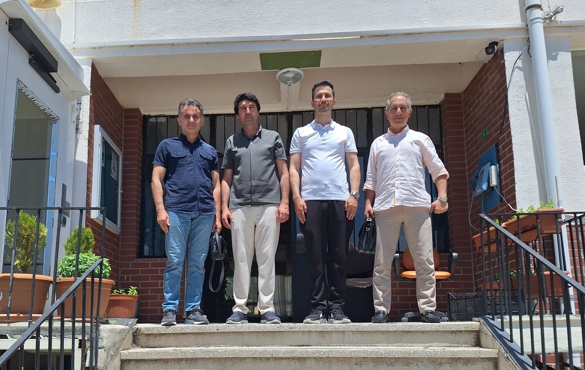 HacOden's tweet photo. 📷 Okulumuz Akran Dostu Okul Akreditasyon Belgesi aldı.

Bursa İl Millî Eğitim Müdürlüğü Eğitim Müfettişleri Başkanlığı tarafından yürütülen "Erdemli İnsan Olma Yolunda Akran Dostluğu Programı" kapsamında Akran Dostu Okul Akreditasyon Belgesi almaya hak kazandık. https://t.co/zMj9Zp87f3