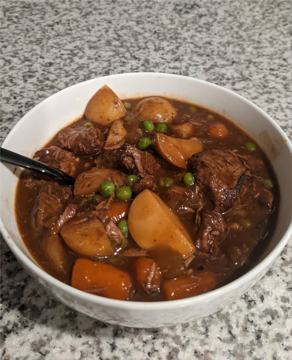 FoodPleaser's tweet photo. Beef stew 🍲 🥩 https://t.co/seVn2AdvhE